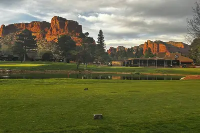 Image de Beautiful Home on Golf Course w/Red Rock Views, Hot tub, Private Roof Deck, Hike