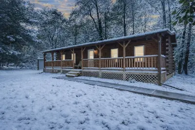 Image de Copperhead Cabin - Hocking Hills - Hot Tub-Games