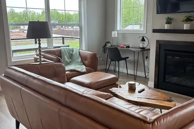 Image de RiverWest Northwoods-Base Spirit Mtn. - 25% off Ski Tickets -Hot Tub -Sauna -Dogs