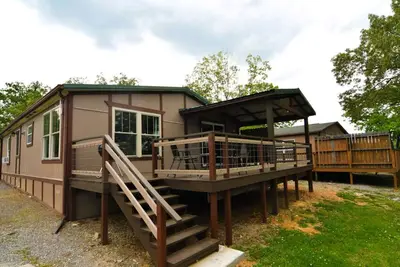 Image de Newly Renovated Cottage 2 at the King Creek Lodge and Marina