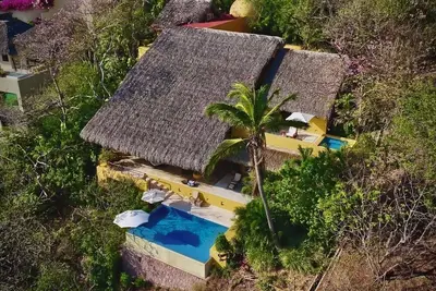 Image de Luxury Beachfront Home