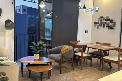 Image de 5 minutes from shopping malls! Apartment suite Eon Zone 10