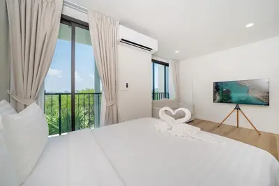 Image de ZcapeX2 Condo Top Location Spotless 1 Br Studio E