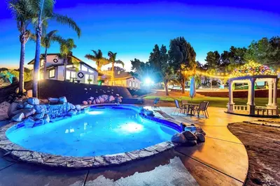 The Grand Vista Getaway