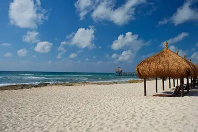 Image de Come enjoy this beatiful beach front resort!