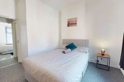 Image de Sleeps8-FamilyFriendly-FreeParking-10mToEtihad