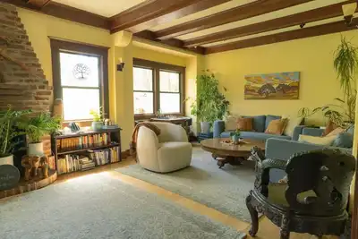 Image de Beautiful Artistic Gem with Garden Patio