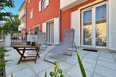 Image de Appartement de deux chambres avec la terrasse Cizici, Krk (A-24374-a)