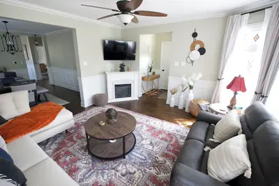 Image de Spacious 5-bedroom bungalow with Ac, WiFi in welcoming Berwyn