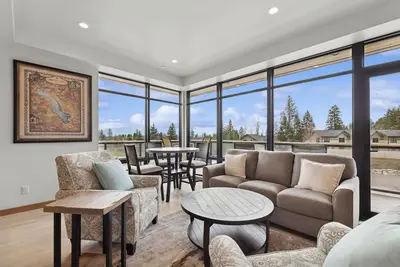 Image de New Build, Pool, 1 bed 1 bath Condo at the Quarry