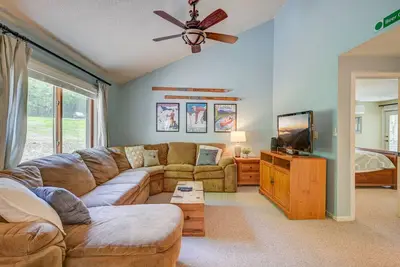 Image de Indoor Pool, Hot Tub, Storyland