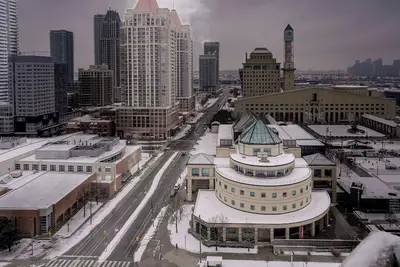 Image de Executive 2 Bedroom 2 Bath 1 Park Condo Square One|Toronto Airport Yyz 15 Minute