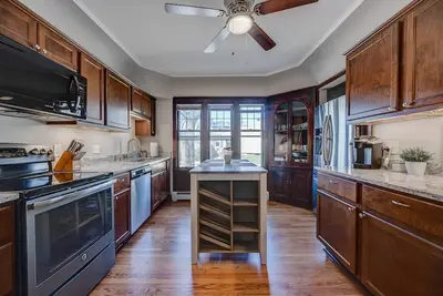 Image de The Bayview Bungalow! : 5 Mins to Downtown