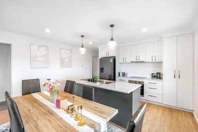 Image de New & Stylish Home in Peaceful Location