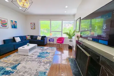 Image de French design Luxurious Downtown 3br+2ba\/sleeps 8