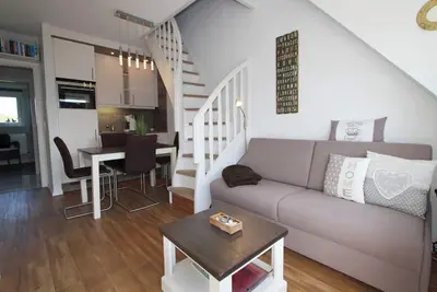 Image de Tastefully furnished vacation apartment in beach house style