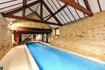 Image de Luxueux cottage de 6 chambres avec piscine, Sans dépôt