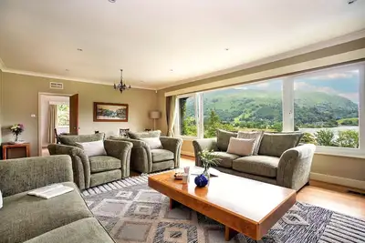 Image de Cottage acceptant les animaux domestiques avec vue sur le lac, Sans dépôt