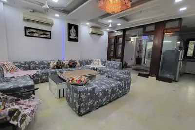 Image de Charming 2-bedroom apartment with Ac, WiFi in enchanting Lok Vihar, Delhi