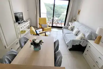 Image de Appartement T2 rénové avec balcon à 200m des plages