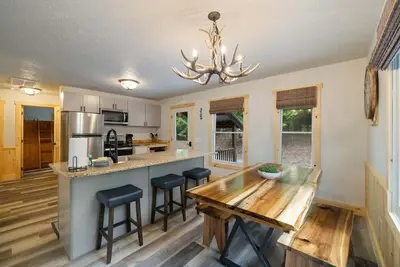 Image de Keys to the Woods | Game Room | Fire Pit | Hot Tub