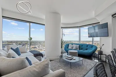 Image de Roger - Luxury Ice District Suite - Pool & Parking