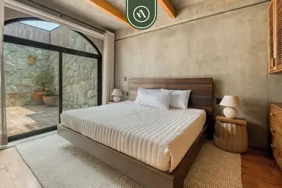 Image de Luxury 2 Br Condo in Downtown - Ac - Peaceful