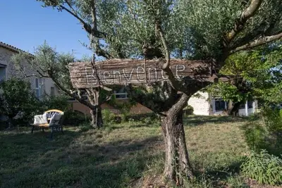 Image de Les Oliviers - Le Chant des Tongs, piscine, clim, ok animaux