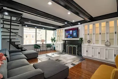 Image de Modern 4br Gold Coast Duplex w\/ Jacuzzi & Balcony