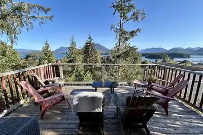 Image de Downtown I Tonquin Beach I Mountain/Ocean Views