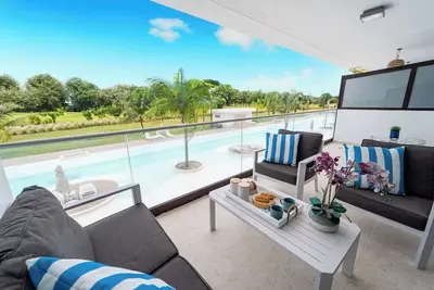 Image de Vista Relax  Golf & Pool View @ Cana Rock Star 210