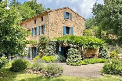 Image de Mas à louer Sud Luberon, dans un cadre bucolique