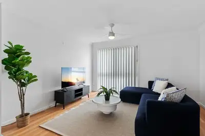 Image de Central Redcliffe Coastal Home Walk to Beach