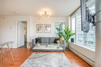 Image de Downtown Unit with Spectacular Views