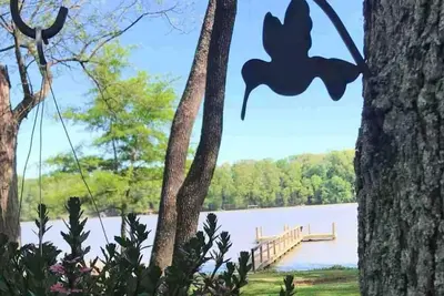 Image de A River Front Paradise