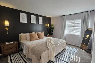 Image de Comfortable 2br Condo with Patio & Free Parking - 7 Miles to Uptown Charlotte