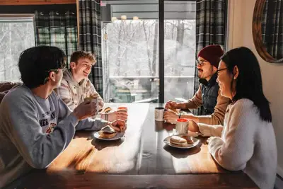 Image de Spacious Mountain Condo Across from Loon Perfect for Families & Ski Weekends