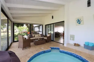 Image de \"Intimate and Charming Villa - Ideal for Small Families or Couples\"