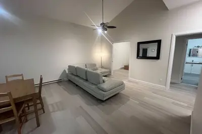 Image de Vaste 3. 5, haut plafond rénové!