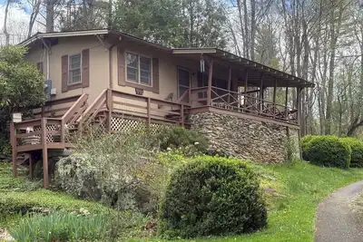 Image de Charming 2-Br Country Cottage in Quaint, Convenient Montezuma community.