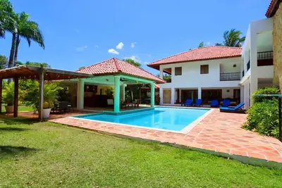 Image de \"Spacious 5 Bedroom Country House - Comfort and Nature\"