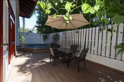 Image de \"Fun for Everyone in Villa with Private Jacuzzi and Tranquil Setting\"