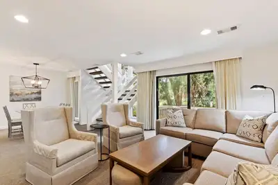 Image de 2889 - Two-Story Villa | Golf Views | Sea Pines