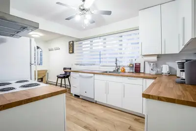 Image de Stylish 6-Br House close to Dt with free parking