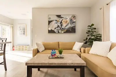 Image de 3Beds-2Bath Luxury/Adorable Guesthouse in Westminster, near Disneyland & Beaches