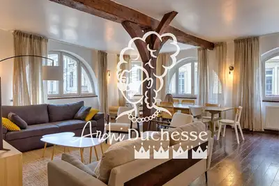 Image de Geoffroy, sublime duplex à proximité de la place du vieux marché