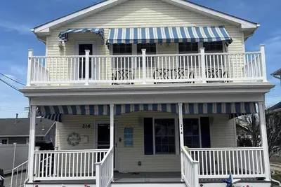 Image de Spacious 5-bedroom house in beautiful Belmar w/ WiFi. 2 blocks from the beach!