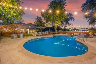 Image de Casa Pájaro | Hot Tub | Karaoke | Sleeps 16+