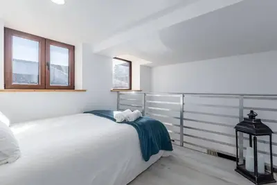 Image de Chic Loft with Garden, Sleeps 4