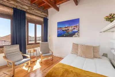 Image de Classic Modern Studio with Rooftop - Central Porto